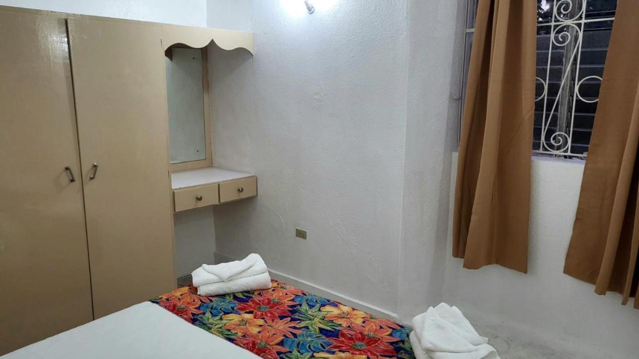 Ventnor House Apartments Бриджтаун Екстериор снимка