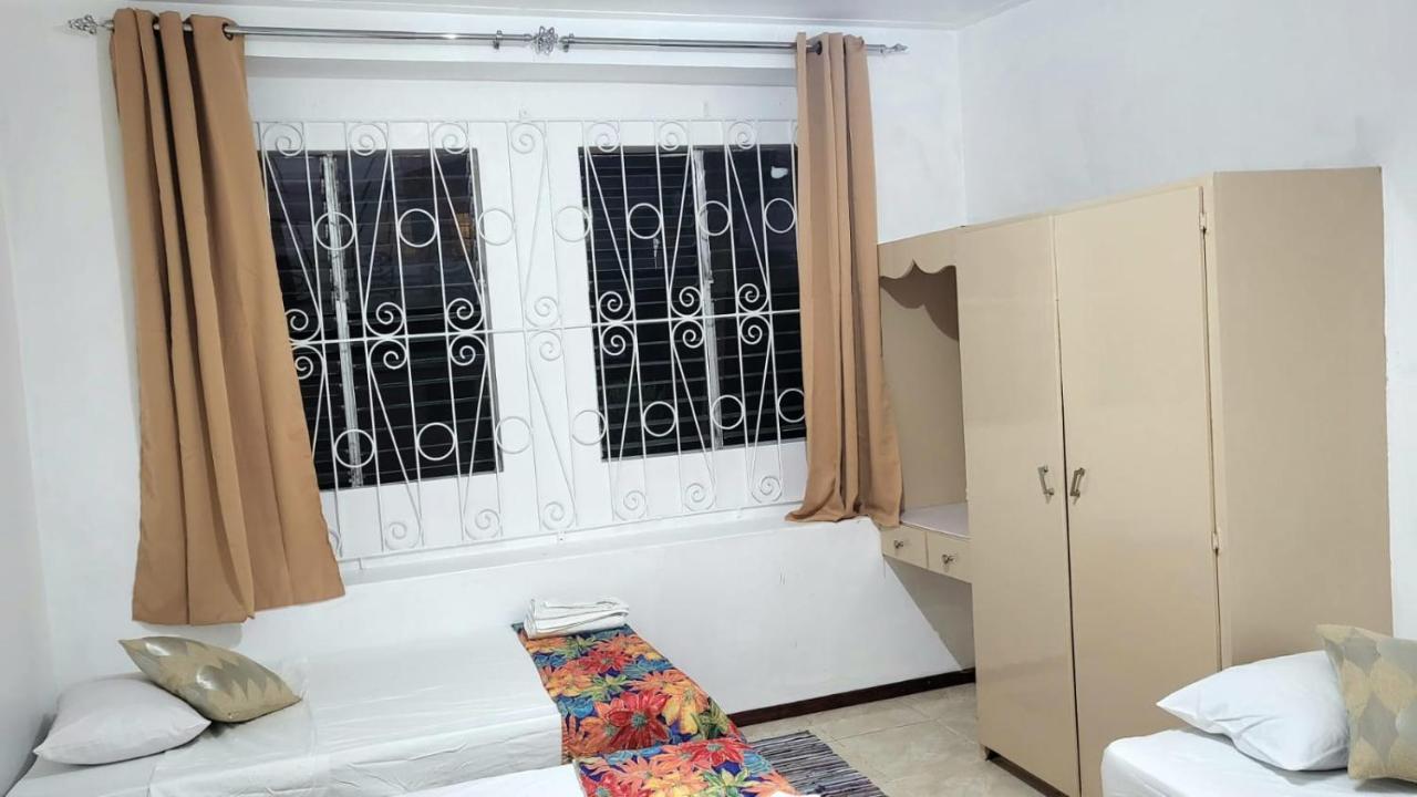 Ventnor House Apartments Бриджтаун Екстериор снимка