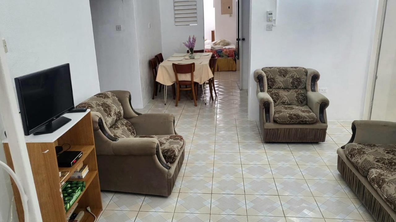 Ventnor House Apartments Бриджтаун Екстериор снимка