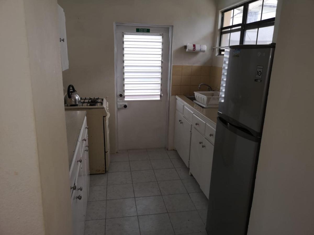 Ventnor House Apartments Бриджтаун Екстериор снимка