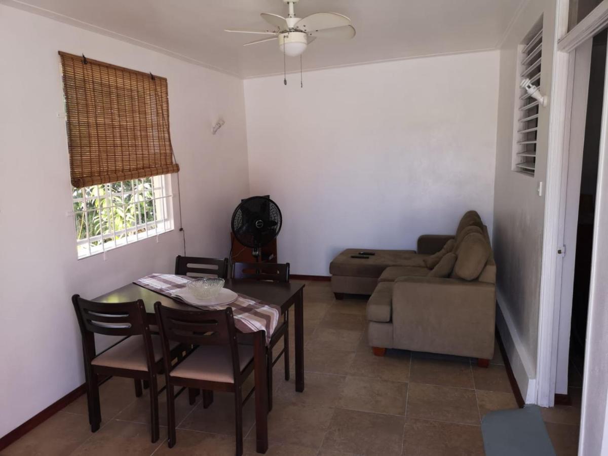Ventnor House Apartments Бриджтаун Екстериор снимка