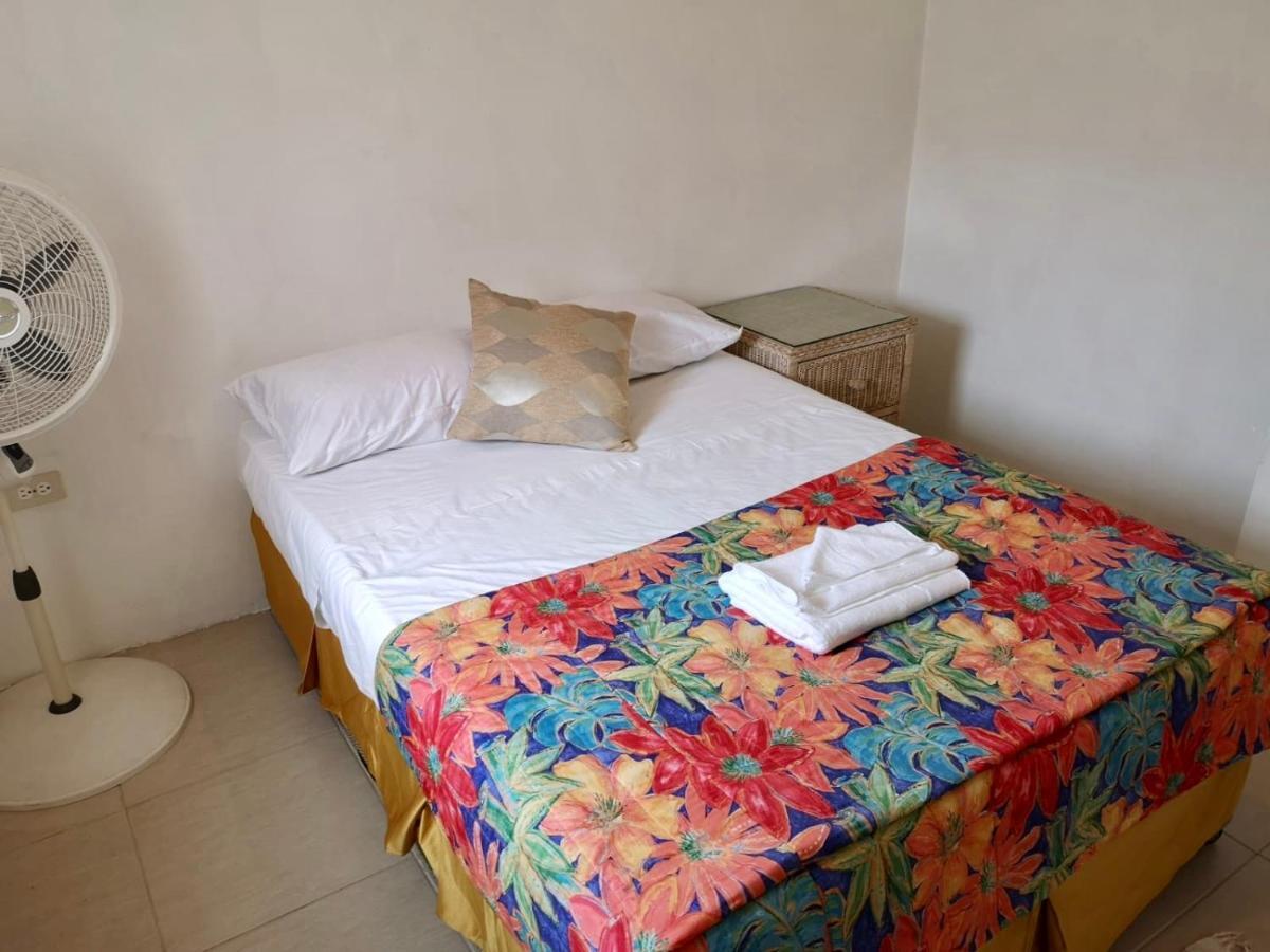 Ventnor House Apartments Бриджтаун Екстериор снимка