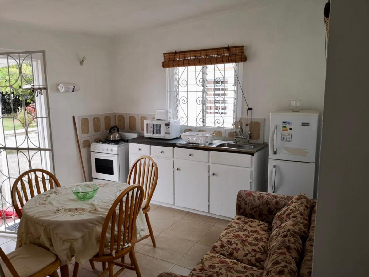 Ventnor House Apartments Бриджтаун Екстериор снимка