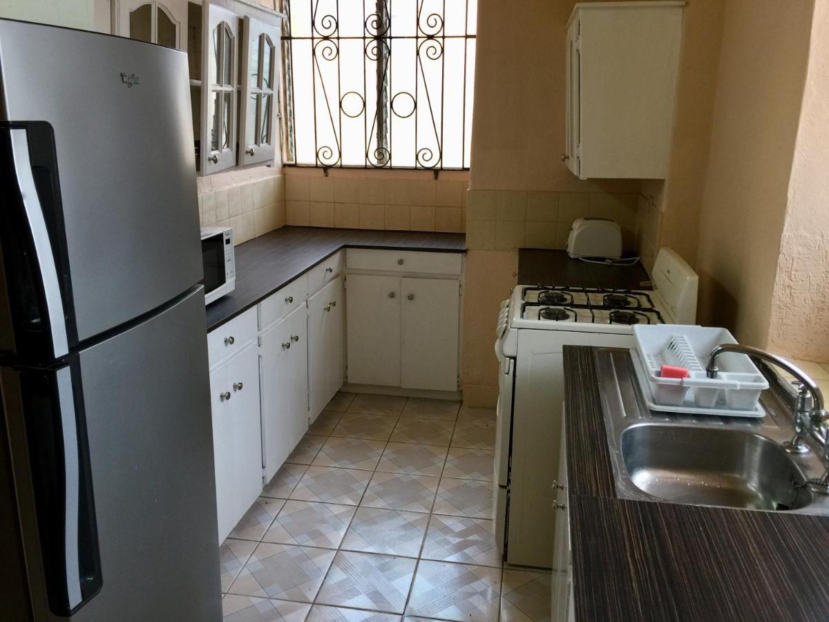 Ventnor House Apartments Бриджтаун Екстериор снимка