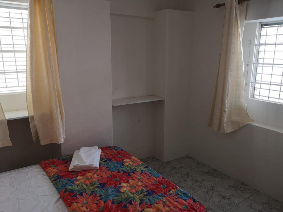 Ventnor House Apartments Бриджтаун Екстериор снимка