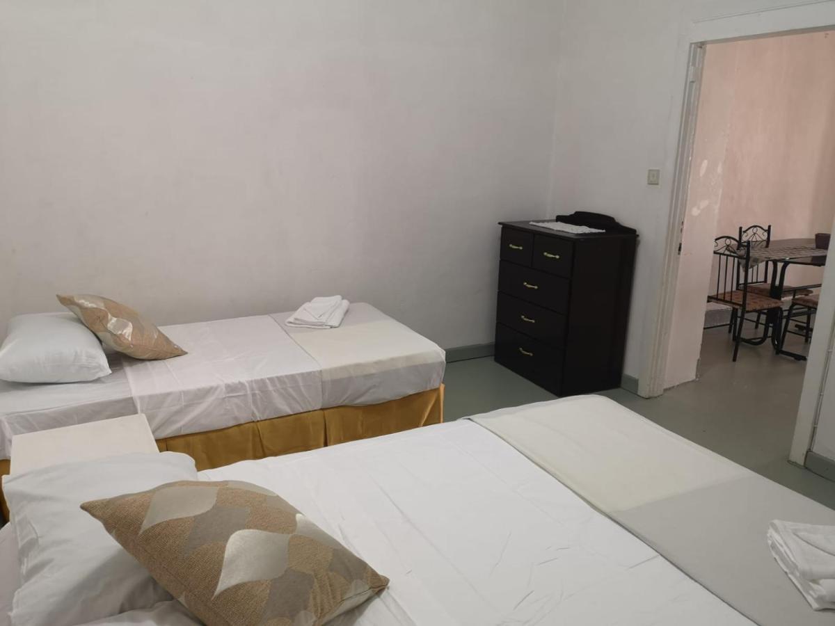 Ventnor House Apartments Бриджтаун Екстериор снимка