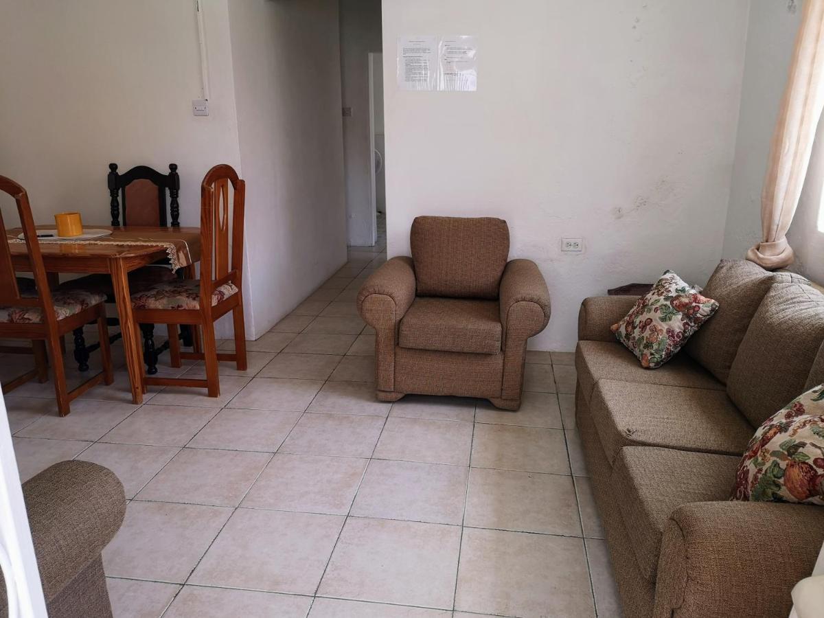 Ventnor House Apartments Бриджтаун Екстериор снимка